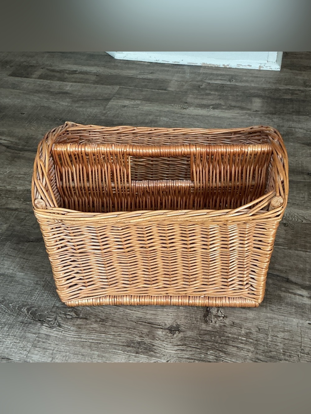 Vintage Wicker Magazine Rack Divided Storage Basket Boho Rattan Vinyl Holder 16”
